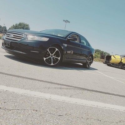 McKenzies_Cars's Ford Taurus
